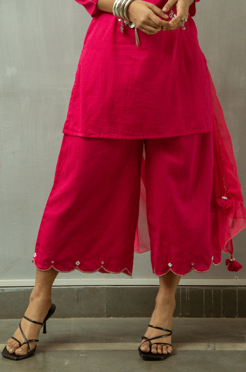 Model wearing a pink palazzo by Gulaal Creation.