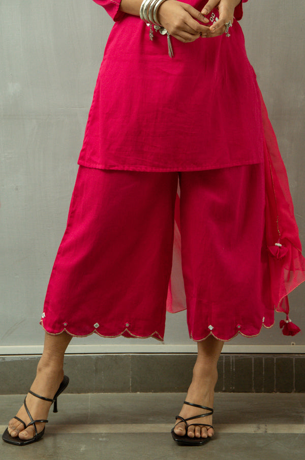 Model wearing a pink palazzo by Gulaal Creation.