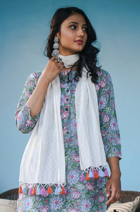 Pariyat Dobby Dupatta