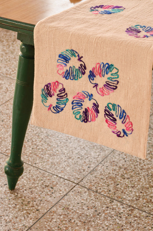 Yuno Embroidered Table Runner